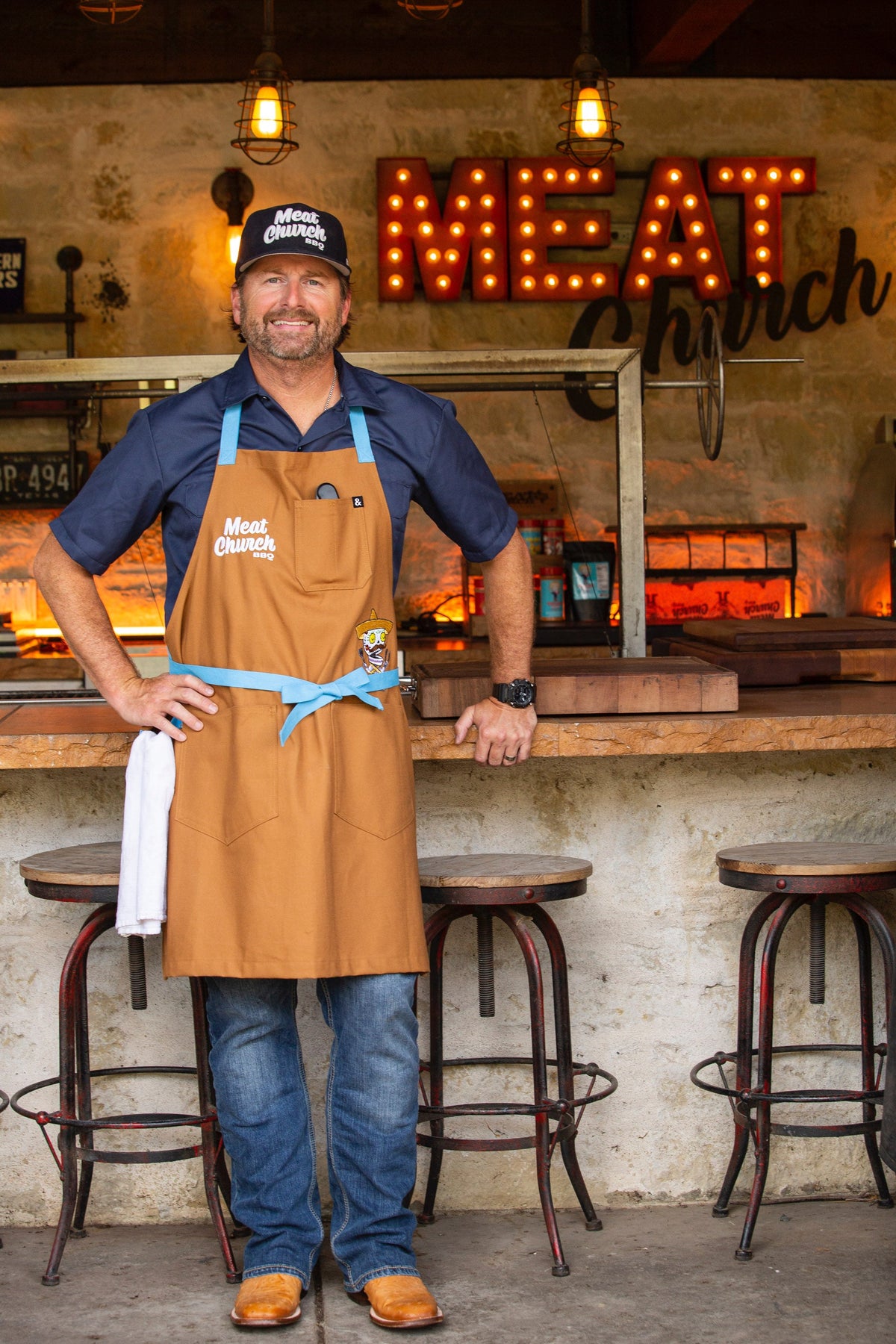 hedley-and-bennett-meat-church-apron-duck-tan-m8 image_912805a7-8b3f-48b2-8698-64cb1afdc18a.jpg
